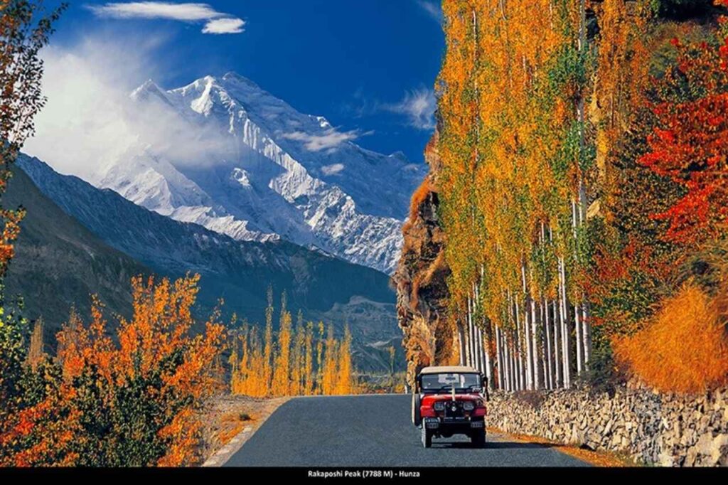 wide picture of Rakaposhi with the jeep
